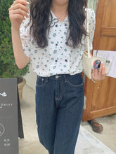 Camisa de cuello Peter Pan con estampado floral retro